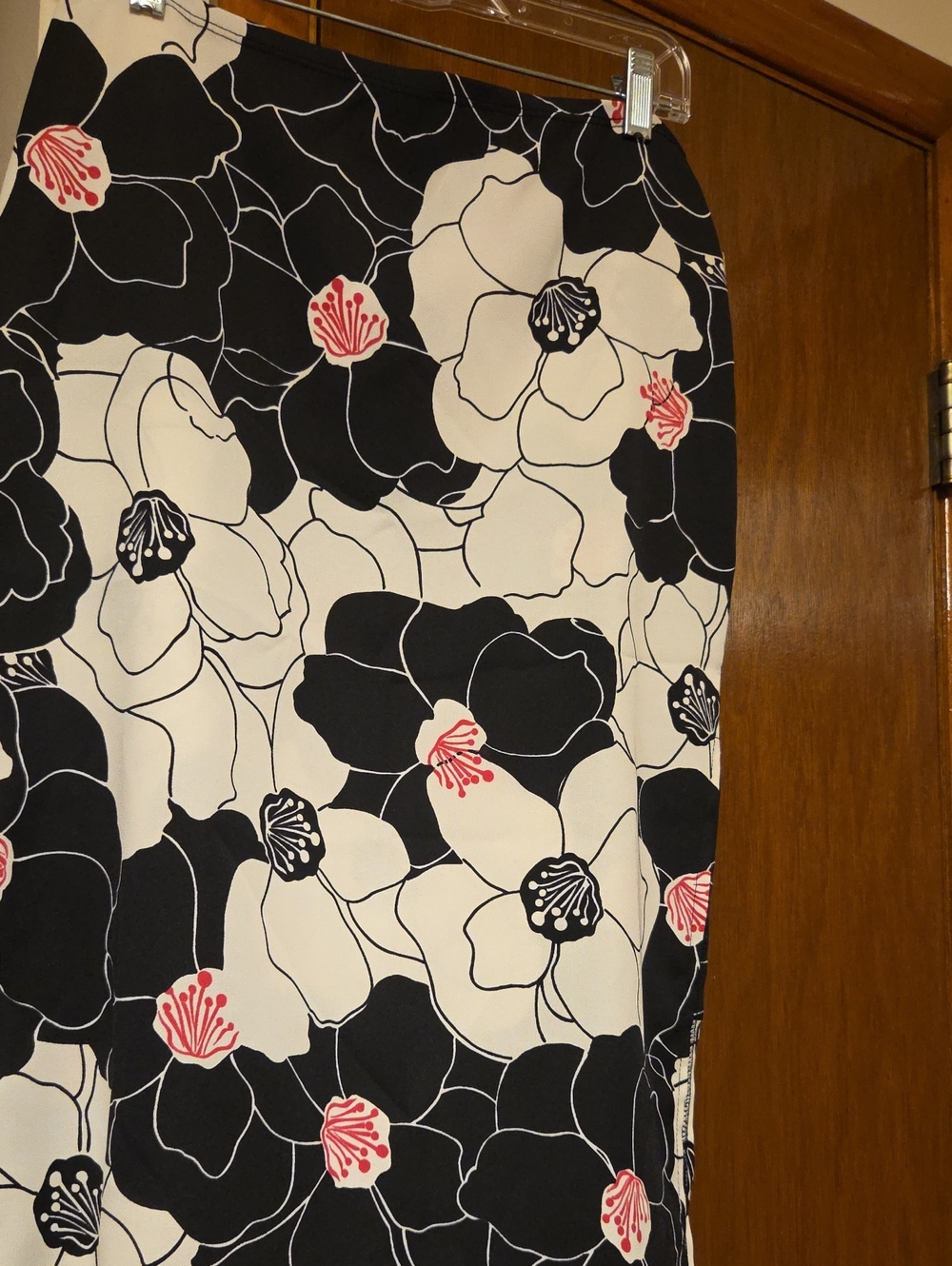 JUNIORS  Black & White Floral Pencil Skirt with Pink Accents